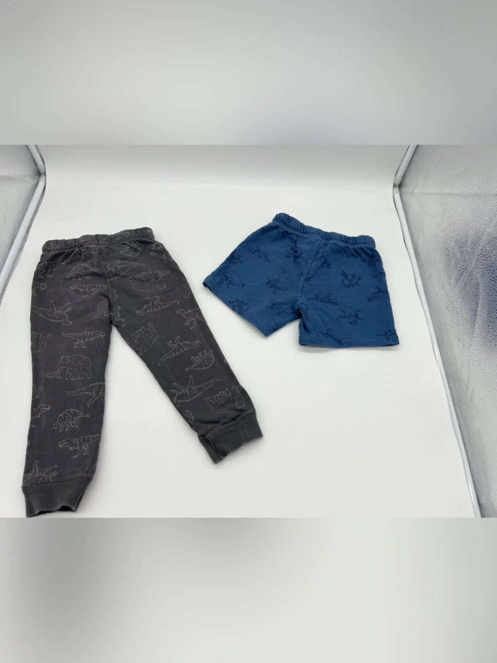 Carter's Toddler Boys Dinosaur Gray Sweatpants And Transformers Blue Shorts 3T